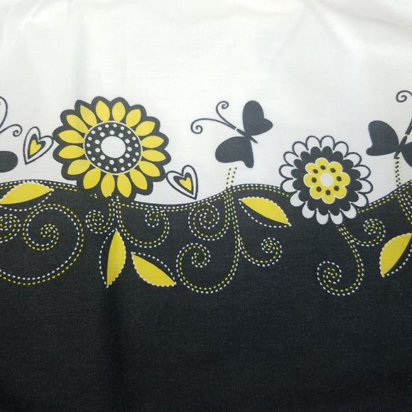 Kidgets Black and White Sunflower - Picture 3 of 6